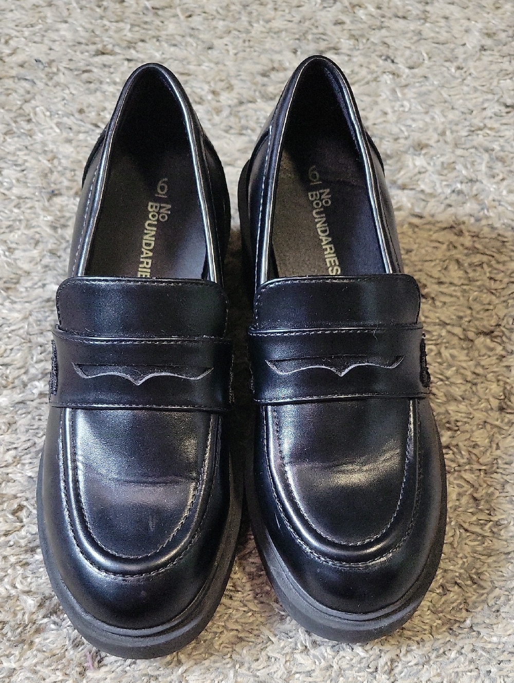 No Boundaries Black Women's Slip-On Penny Loafers, Size 6